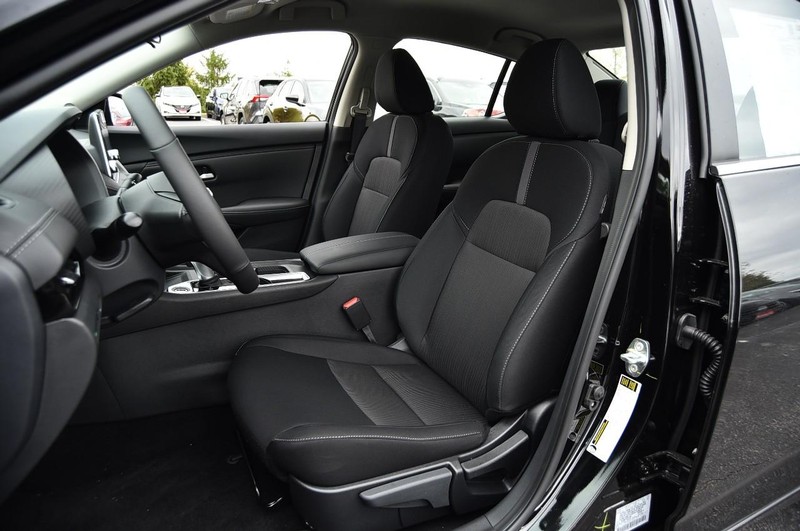 Nissan Sentra Vehicle Image 19