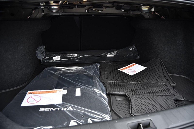 Nissan Sentra Vehicle Image 23