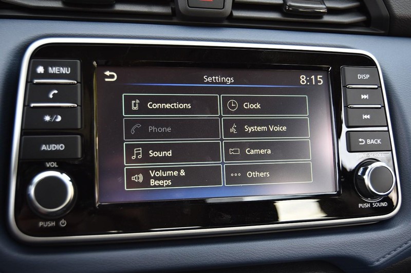 Nissan Versa Vehicle Full-screen Gallery Image 13