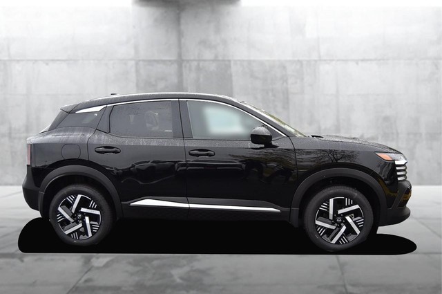 Nissan Kicks Vehicle Image 05