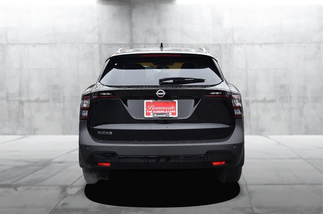 Nissan Kicks Vehicle Image 06