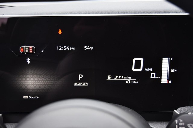 Nissan Kicks Vehicle Image 12