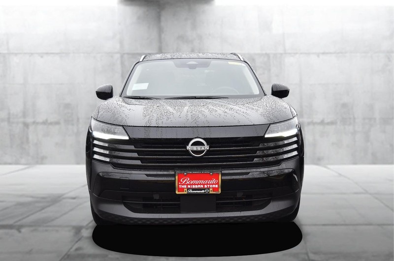 Nissan Kicks Vehicle Full-screen Gallery Image 4