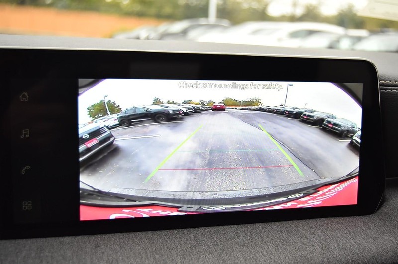 Nissan Kicks Vehicle Full-screen Gallery Image 13