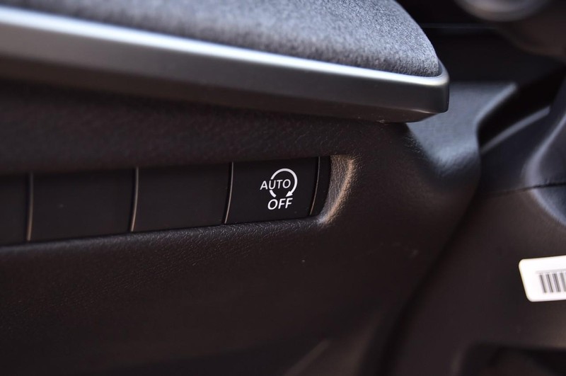 Nissan Kicks Vehicle Full-screen Gallery Image 11