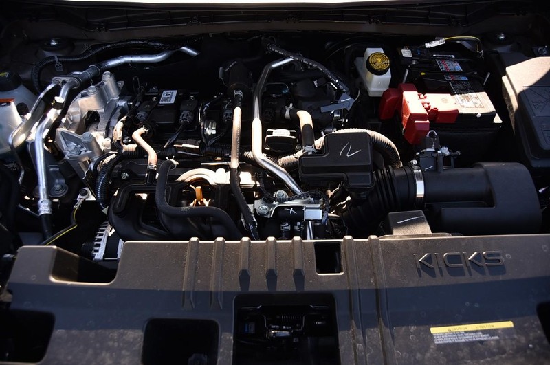 Nissan Kicks Vehicle Full-screen Gallery Image 25