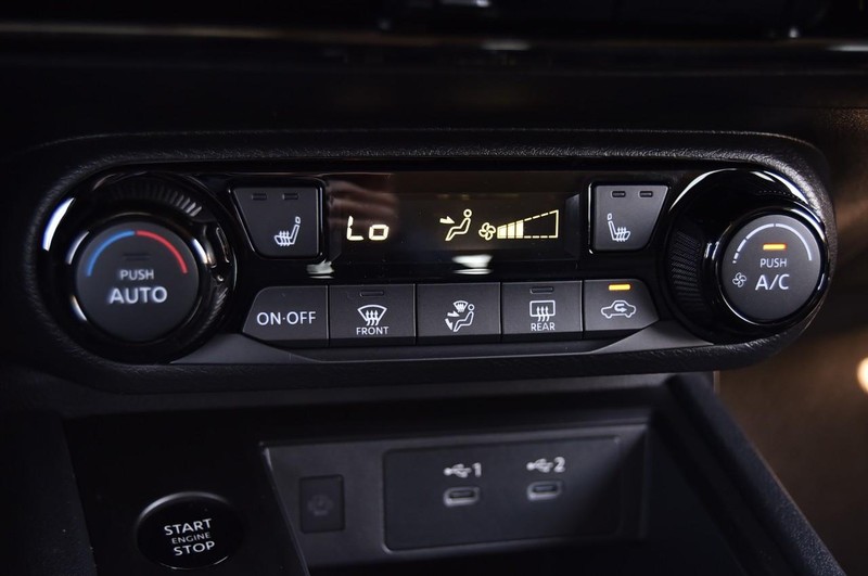 Nissan Kicks Vehicle Full-screen Gallery Image 15