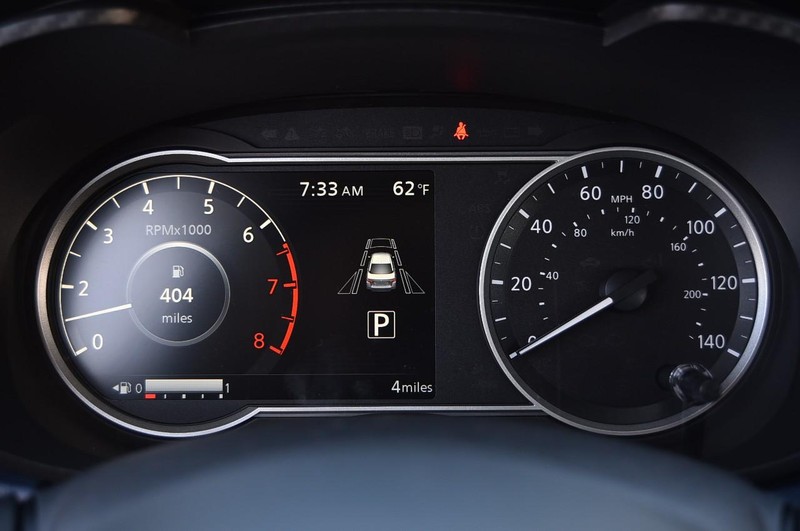 Nissan Versa Vehicle Full-screen Gallery Image 11