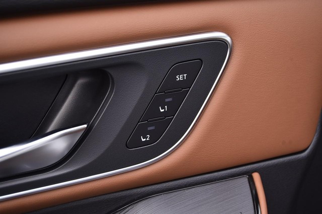 Nissan Rogue Vehicle Image 10