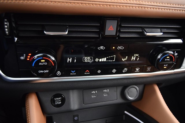 Nissan Rogue Vehicle Image 19