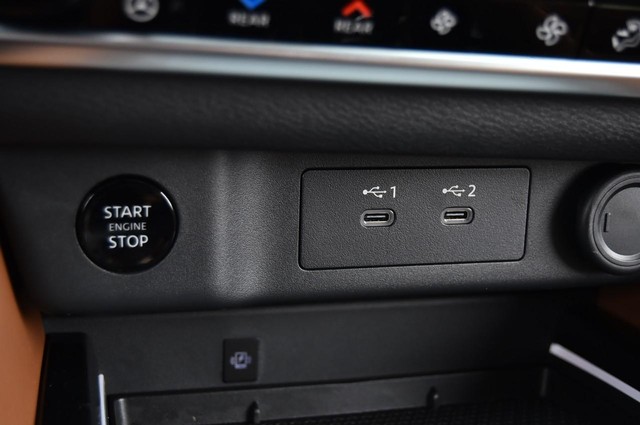 Nissan Rogue Vehicle Image 20