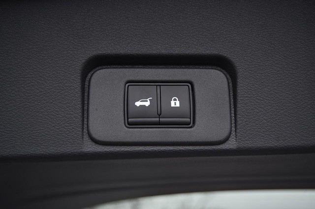 Nissan Rogue Vehicle Image 30