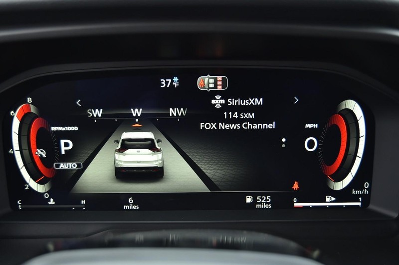 Nissan Rogue Vehicle Image 13