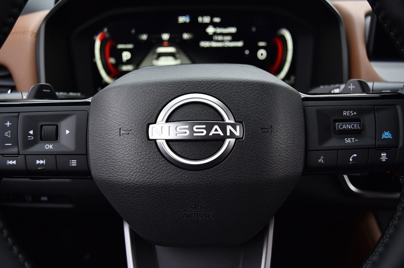 Nissan Rogue Vehicle Image 22