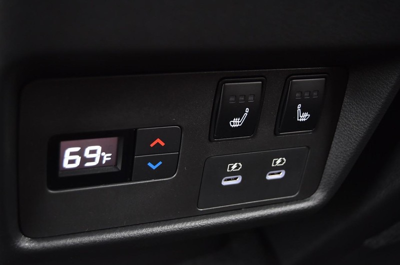 Nissan Rogue Vehicle Image 28