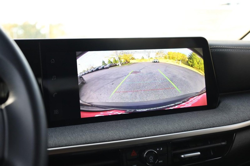 Nissan Kicks Vehicle Image 12