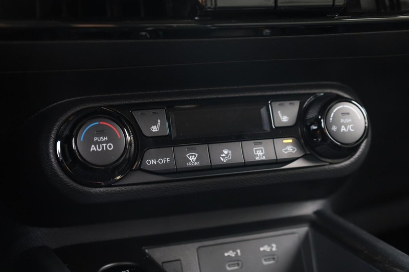 Nissan Kicks Vehicle Image 14