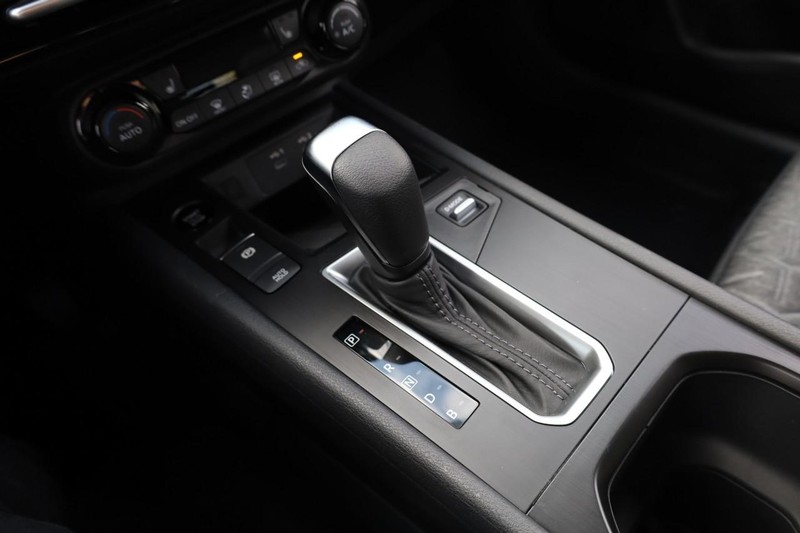 Nissan Kicks Vehicle Image 16