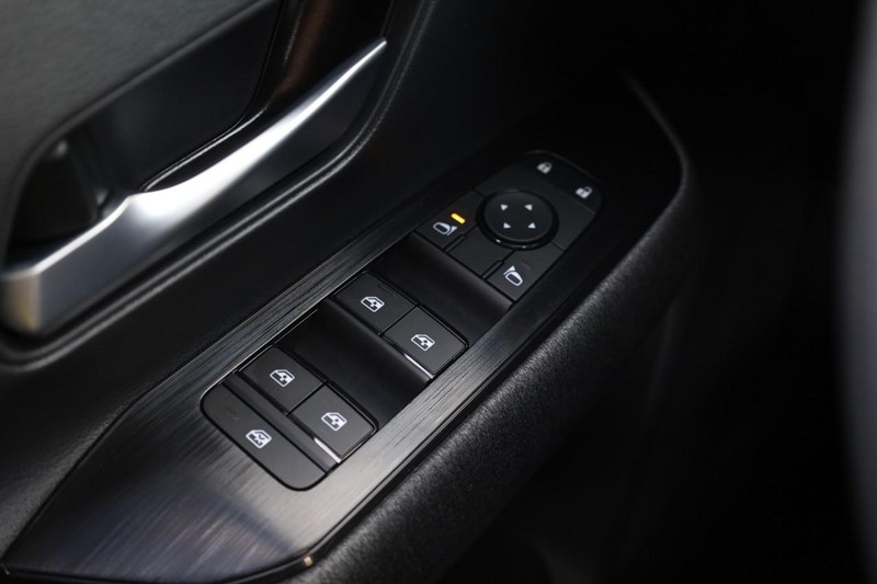 Nissan Kicks Vehicle Image 18