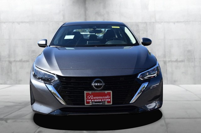 Nissan Sentra Vehicle Image 04