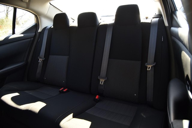 Nissan Sentra Vehicle Image 21