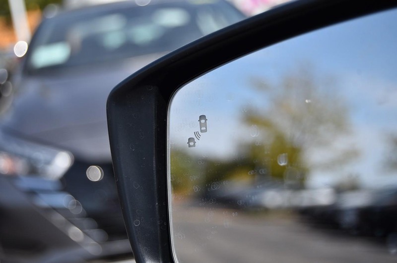 Nissan Versa Vehicle Image 10