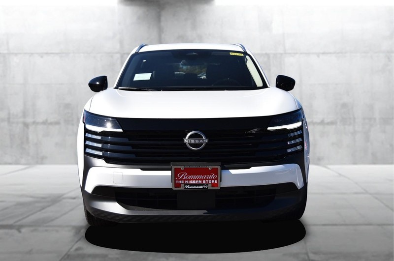 Nissan Kicks Vehicle Image 04