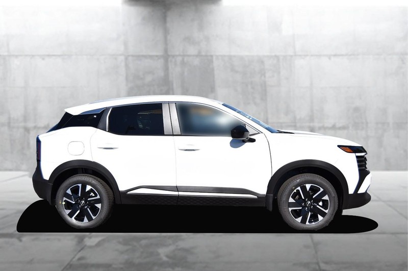 Nissan Kicks Vehicle Image 05