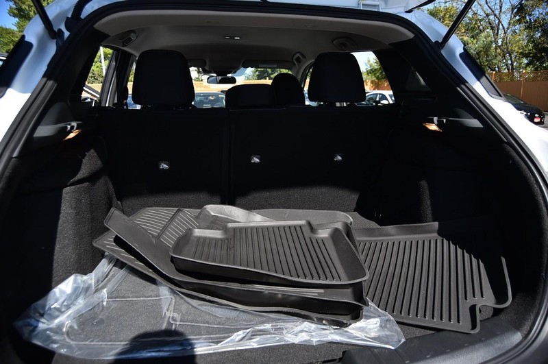 Nissan Kicks Vehicle Image 23