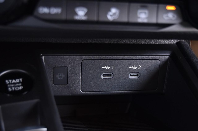 Nissan Kicks Vehicle Image 17