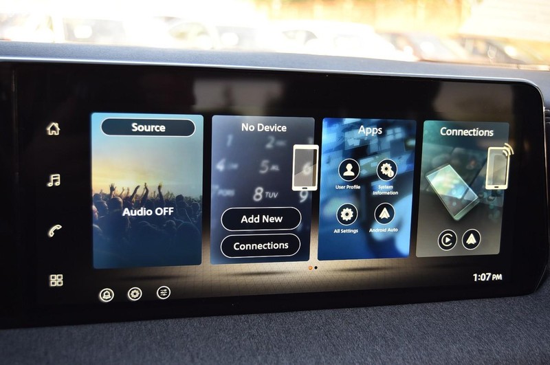 Nissan Kicks Vehicle Full-screen Gallery Image 14