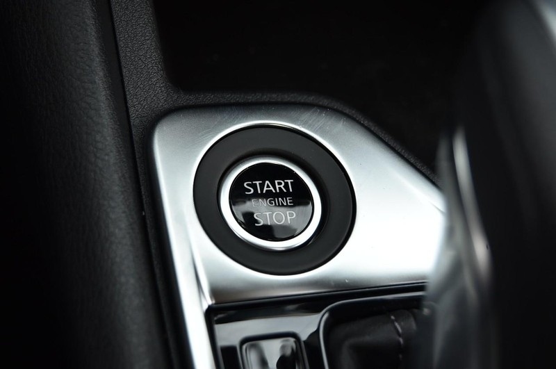 Nissan Sentra Vehicle Full-screen Gallery Image 17