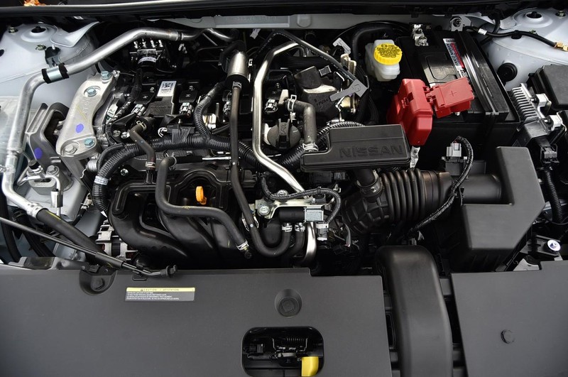 Nissan Sentra Vehicle Full-screen Gallery Image 24