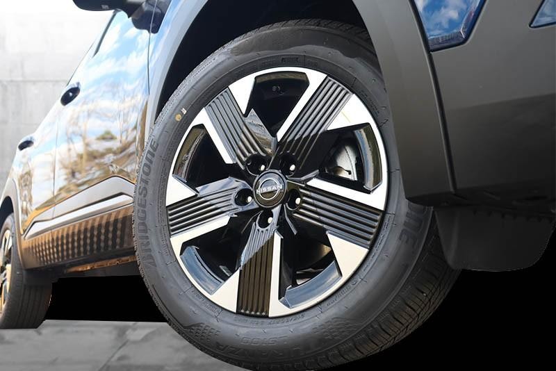 Nissan Kicks Vehicle Image 03