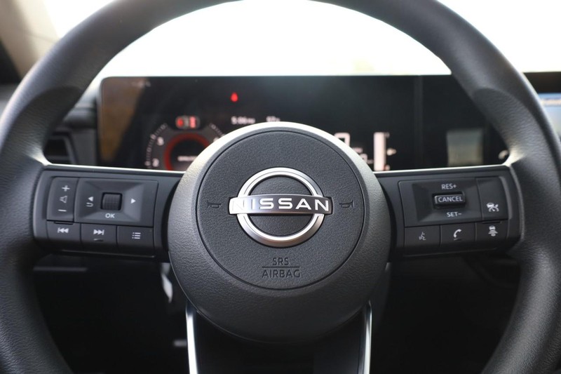 Nissan Kicks Vehicle Image 09