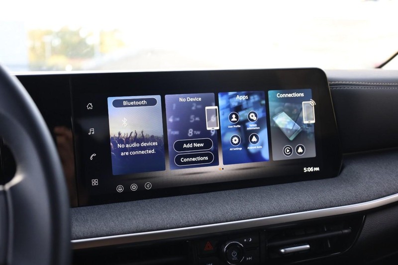 Nissan Kicks Vehicle Image 11