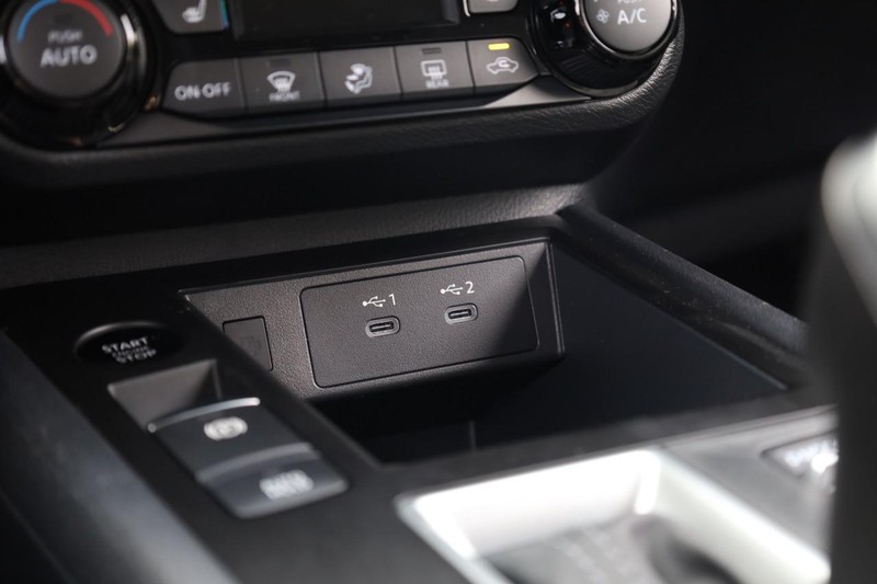 Nissan Kicks Vehicle Image 15