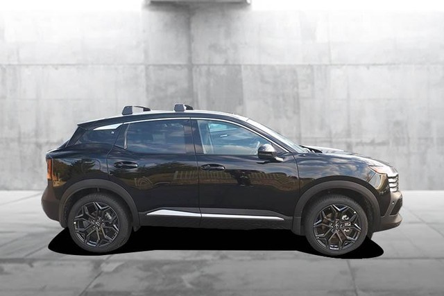 Nissan Kicks Vehicle Image 05