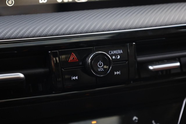 Nissan Kicks Vehicle Image 15