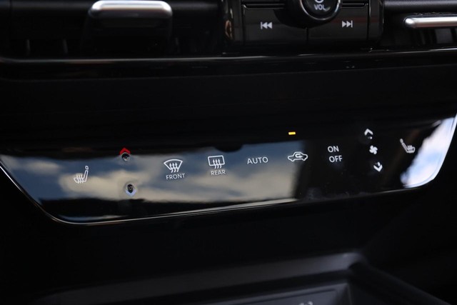 Nissan Kicks Vehicle Image 16