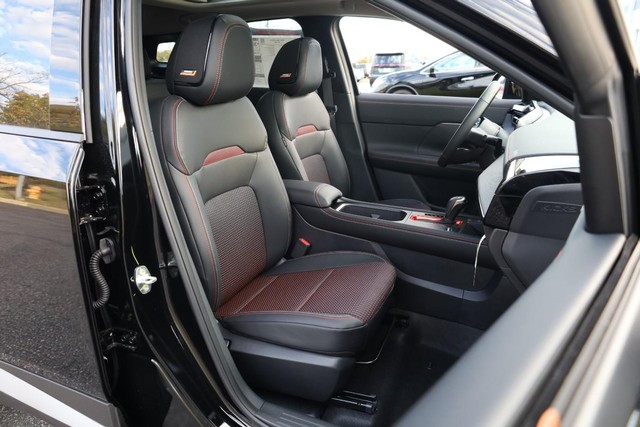 Nissan Kicks Vehicle Image 27