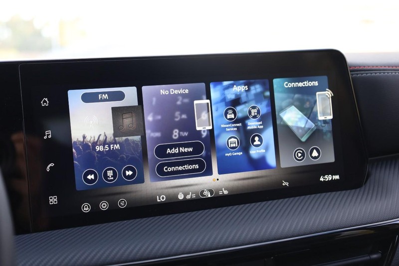 Nissan Kicks Vehicle Image 13