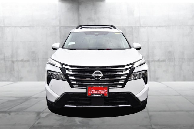 Nissan Rogue Vehicle Image 04