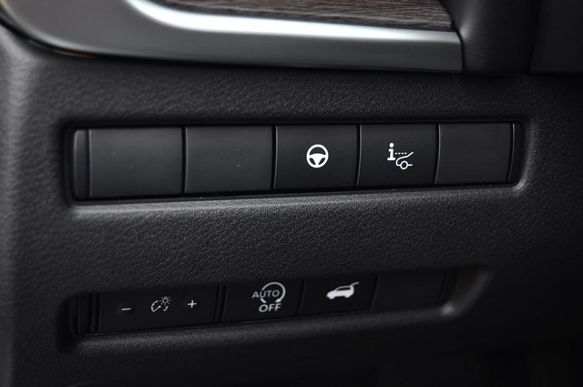 Nissan Rogue Vehicle Image 12