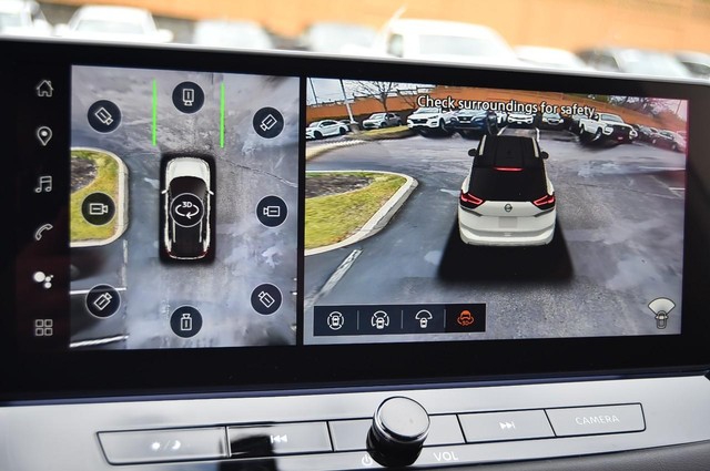 Nissan Rogue Vehicle Image 17