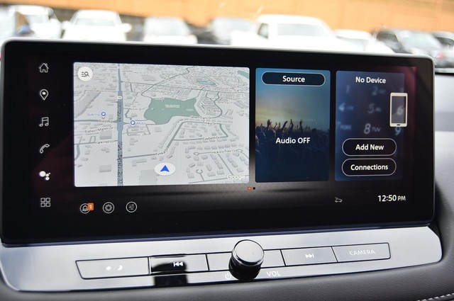 Nissan Rogue Vehicle Image 18