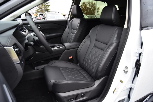 Nissan Rogue Vehicle Image 23