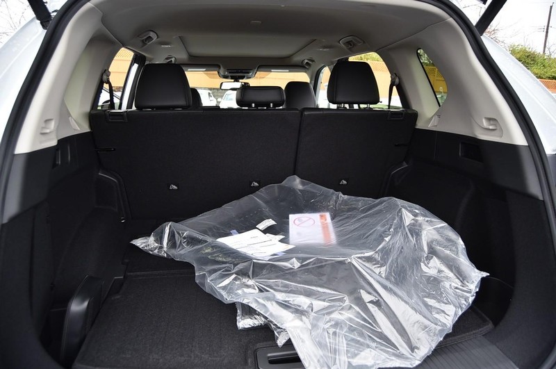 Nissan Rogue Vehicle Full-screen Gallery Image 29