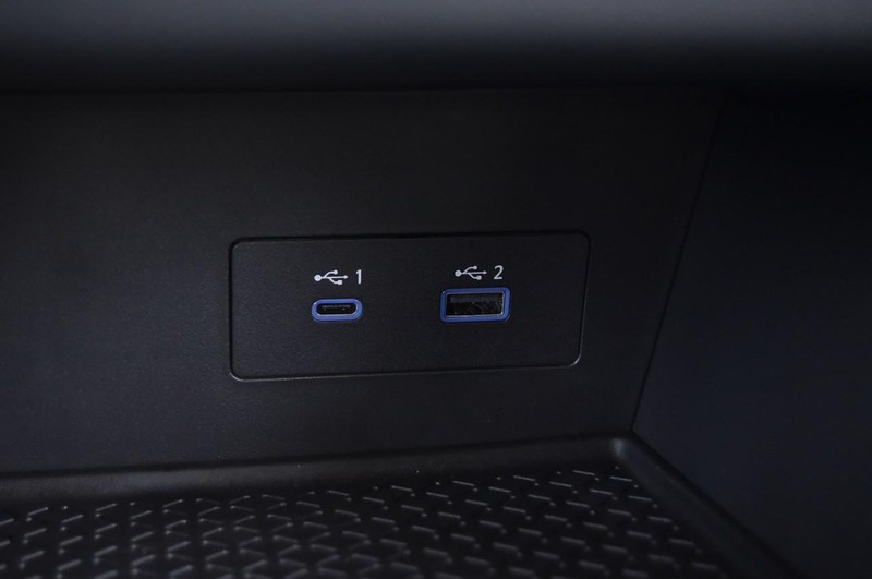 Nissan Pathfinder Vehicle Full-screen Gallery Image 17