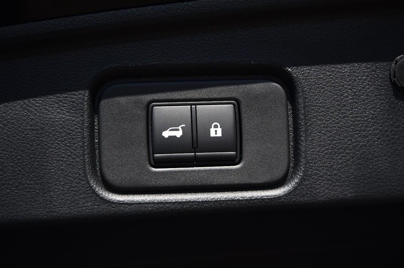 Nissan Pathfinder Vehicle Full-screen Gallery Image 27